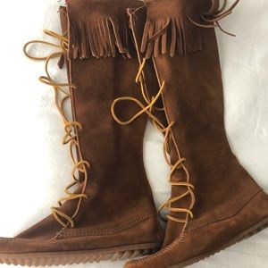 Minnetonka Lace Up Boots